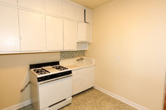 Building Photo - 4416 N Wolcott Ave