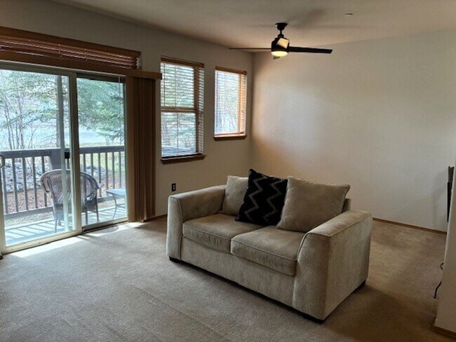 Building Photo - Long Term Rental - Tarn Landing A7