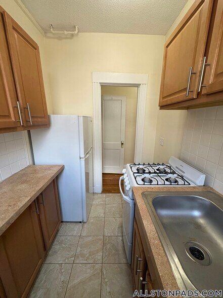 Primary Photo - 1160 Commonwealth Ave