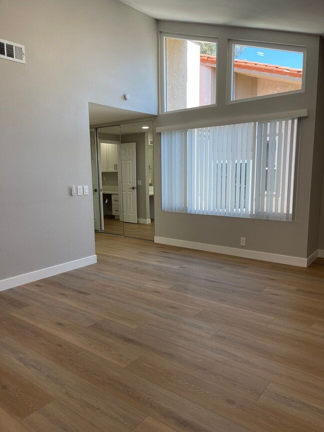 Building Photo - Remodeled Home in Irvine, Includes Attache...