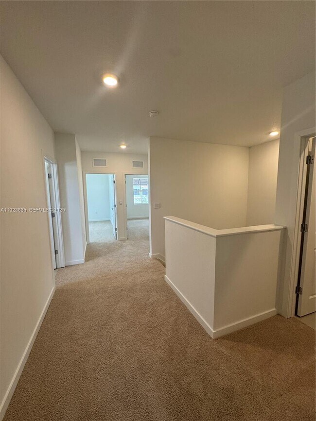 Building Photo - 196 NE 13th Ave