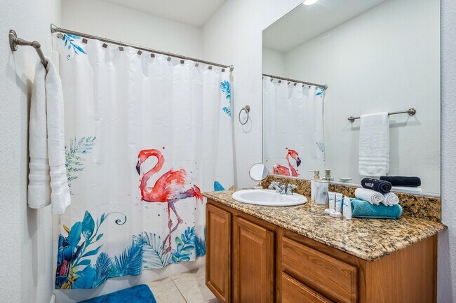 Building Photo - 3 BR + Bonus, Fully furnished, Includes Ut...