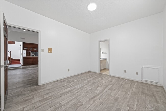 Building Photo - 15106 Dawnbrook Dr