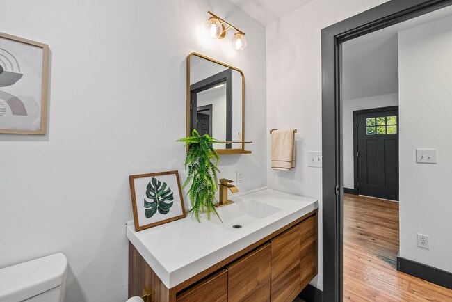 Building Photo - 610 Ford St