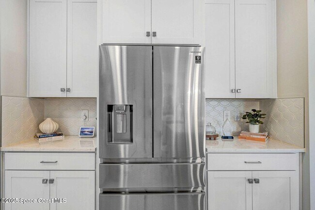 Building Photo - 2680 Avalonia Dr