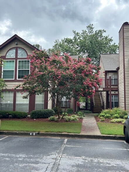Front of condo - 1112 Sandy Ln Dr