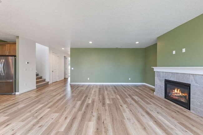 Building Photo - Large Recent Construction Home with Bonus Room!