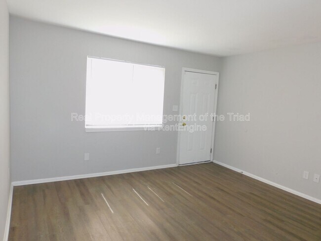 Building Photo - 4216 Parker St