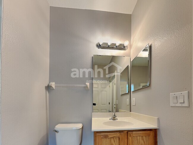 Building Photo - 10956 Willow Ridge Loop