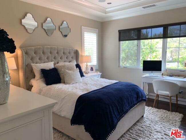 Building Photo - 51 Ivory Petal