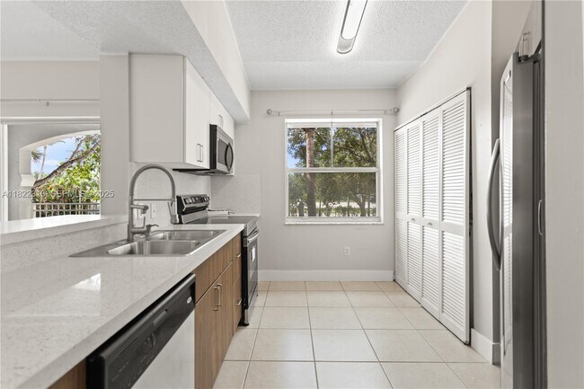 Building Photo - 9645 NW 1st Ct