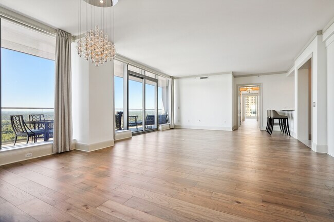 Building Photo - 3344 Peachtree Rd