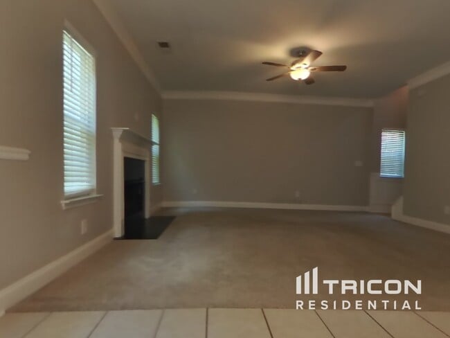 Building Photo - 204 Cole Ct