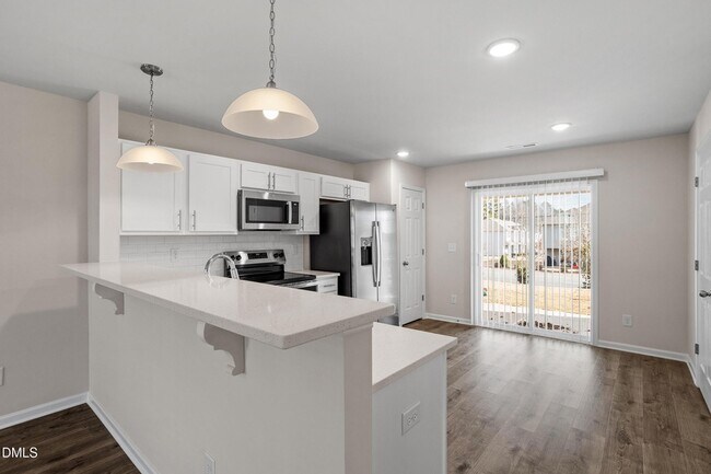 Building Photo - 1021 Peony Ln