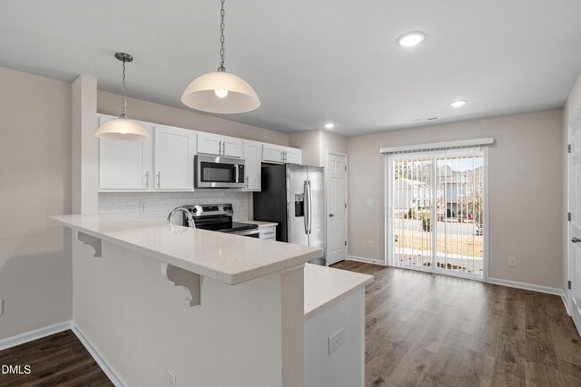 Building Photo - 1025 Peony Ln