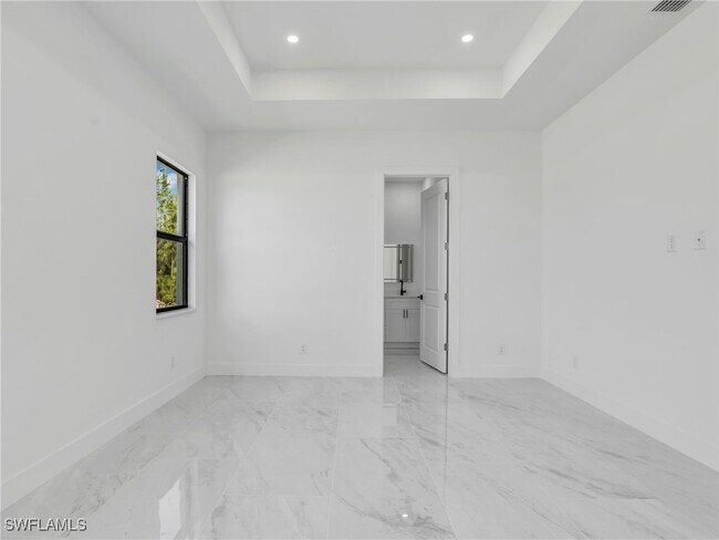 Building Photo - 2140 NW 23rd Ave