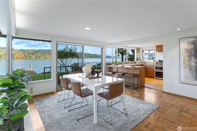 Building Photo - 4Bd/1.75Ba Seattle Home