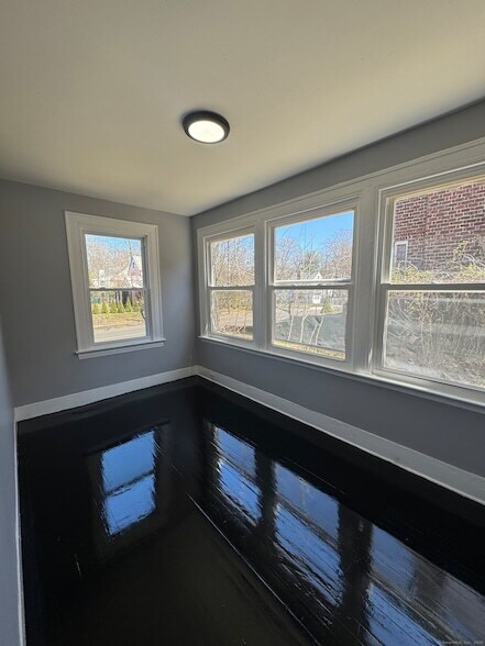 Building Photo - 180 Goffe Terrace