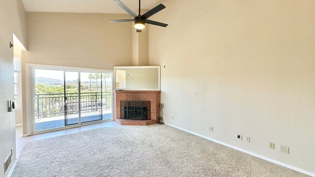 Building Photo - Sweet Two-Story Home with Amazing Views in...