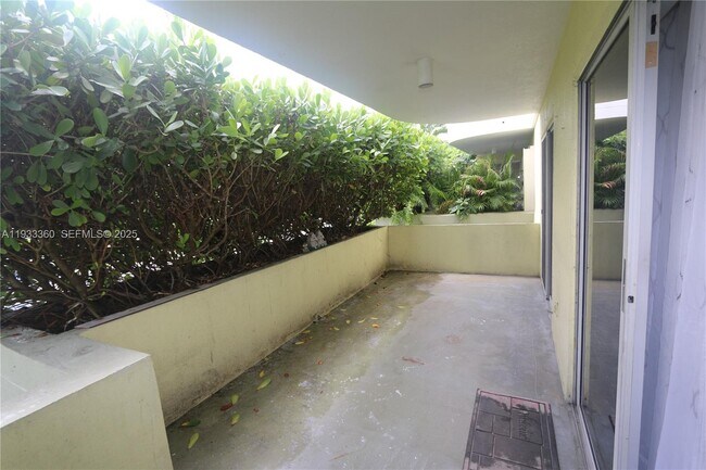 Building Photo - 10755 SW 108th Ave