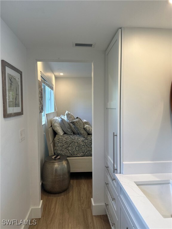 Building Photo - 780 10th Ave S