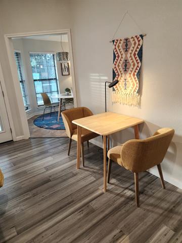 Building Photo - 16235 Red Wood Cir N