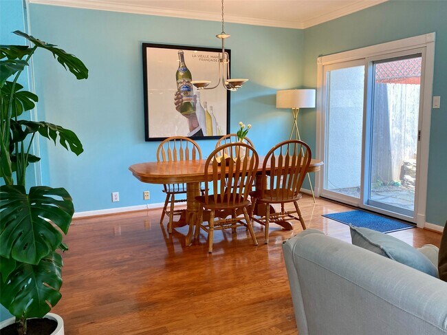 Building Photo - 2478 Bering Dr