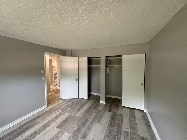 Building Photo - 4430 Glendale Dr