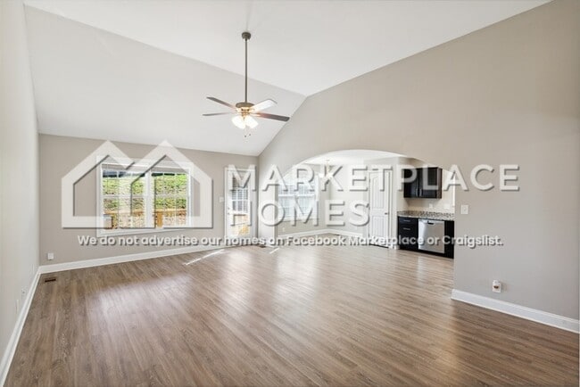 Building Photo - 534 Somerset Ln