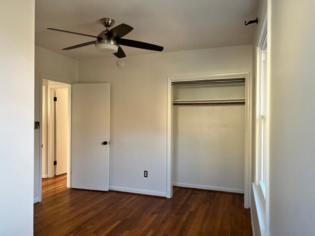 Building Photo - 3047 O St SE