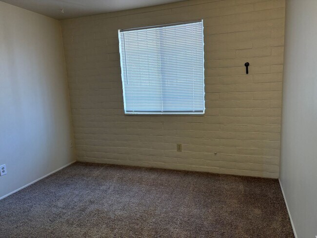 Building Photo - 7481 E Tamara Dr