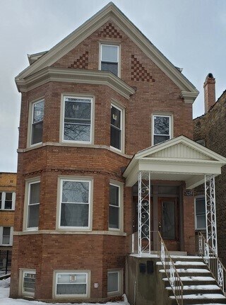 Primary Photo - 3238 N Hamlin Ave