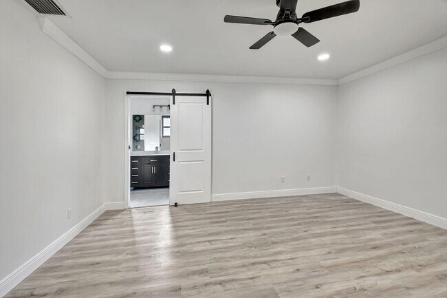 Building Photo - 4705 Fountains Dr S