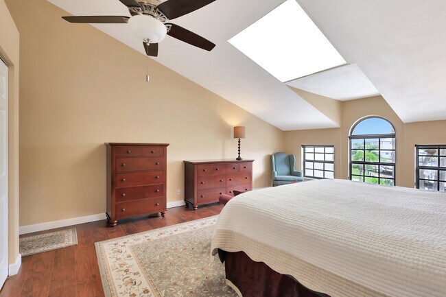 Building Photo - 2299 Treasure Isle Dr
