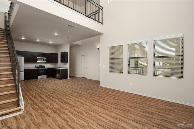 Building Photo - 810 Taylor St