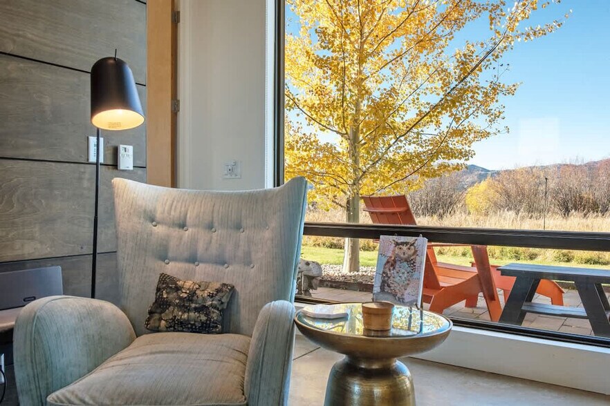 Building Photo - 5420 S 2000 W