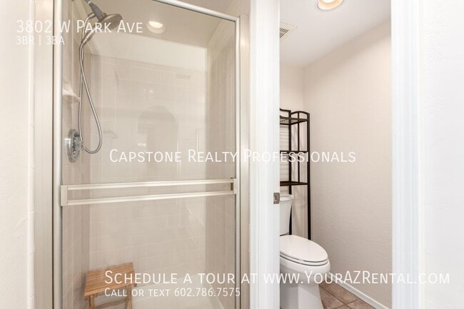 Building Photo - Beautiful 3 bedroom 2.5 bath home with pri...