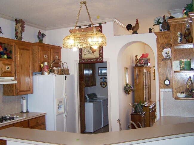 Building Photo - Beautiful 4 Bdrm/2.25 Bath Home With Split Bdrms.