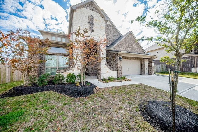 Building Photo - 6301 Superior Dr