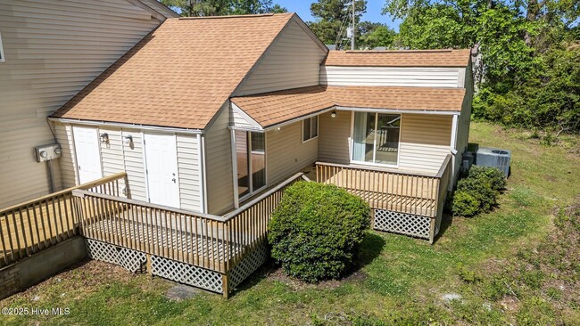 Building Photo - 125 Pirates Rd