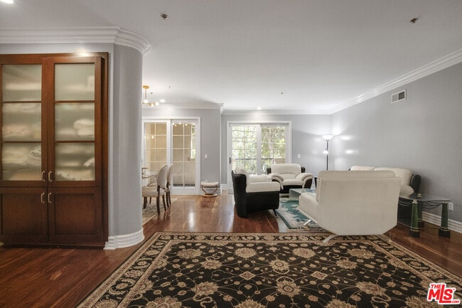 Building Photo - 850 Croft Ave