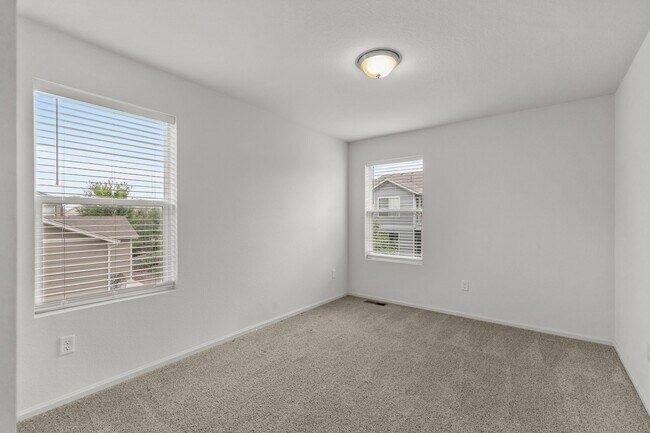 Building Photo - Beautiful 4 Bedroom Home in The Lakes at Centerra | 2,583 Sq. Ft.