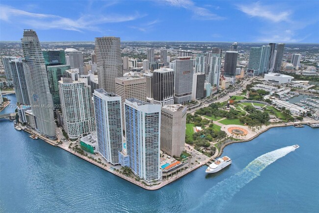 Building Photo - 325 S Biscayne Blvd