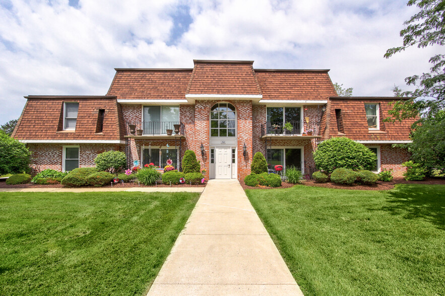 Primary Photo - Quakertowne Apartments