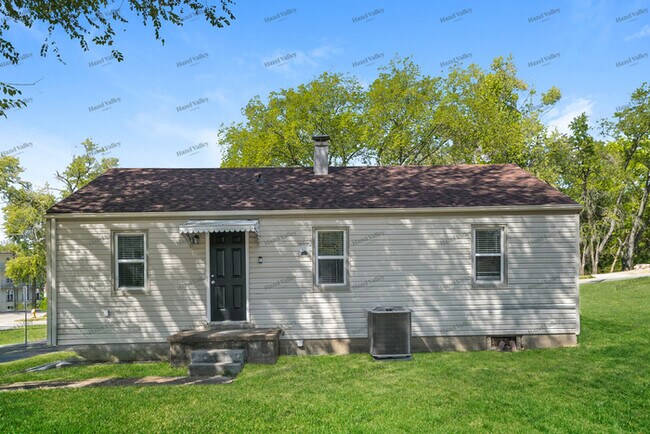 Building Photo - 4124 Wright Ave