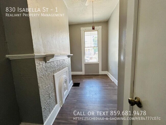 Building Photo - 830 Isabella St