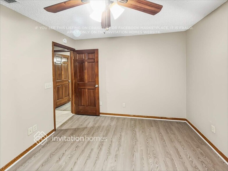 Building Photo - 3903 Applegate Cir