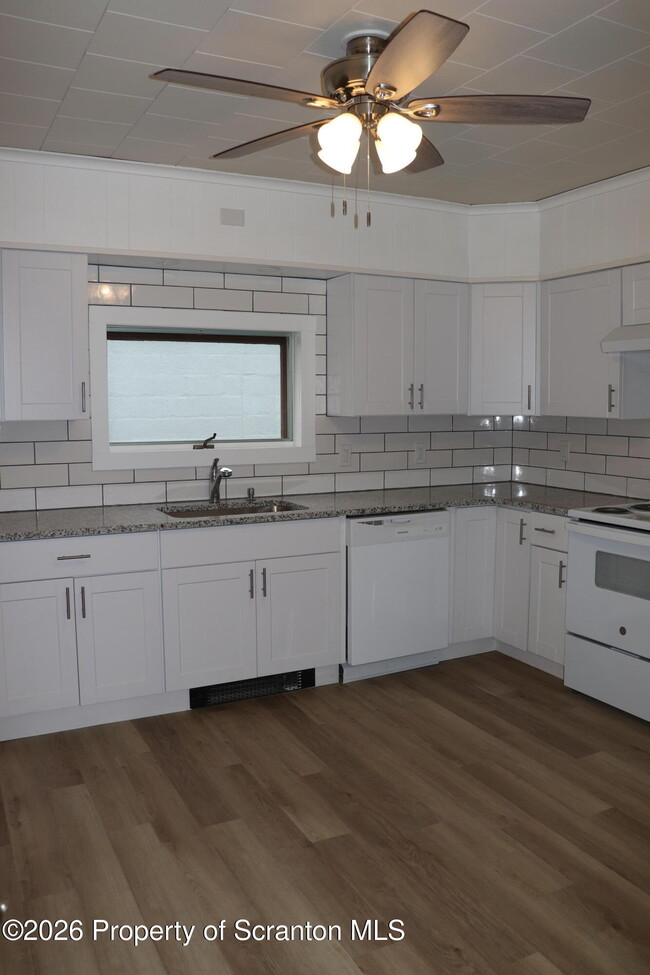 Building Photo - 710 W Lackawanna Ave