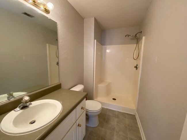 Building Photo - 2 Bedroom Townhome on a corner lot in Harvestwood!