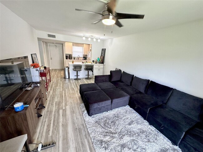 Primary Photo - 2755 W Atlantic Ave
